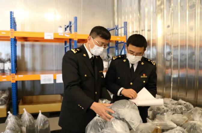 <a href='http://www.zdgcsg.com' title='危險(xiǎn)品運(yùn)輸' >危險(xiǎn)品運(yùn)輸</a>